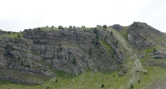 Plis et faille dans la nappe du flysch à helminthoïdes vers le lac du Crachet