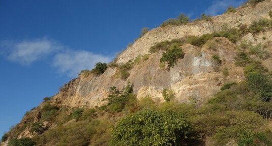 Site 4. Dépôts d'avalanche de débris aux falaises de Bellefontaine