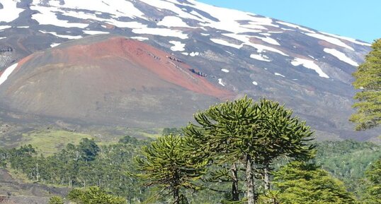 Cône adventif strombolien sur le Llaima