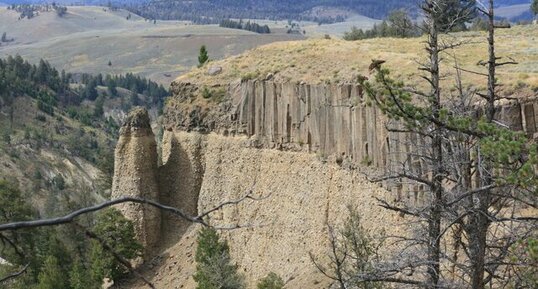 Coulée basaltique prismée, Canyon de Yellowstone.